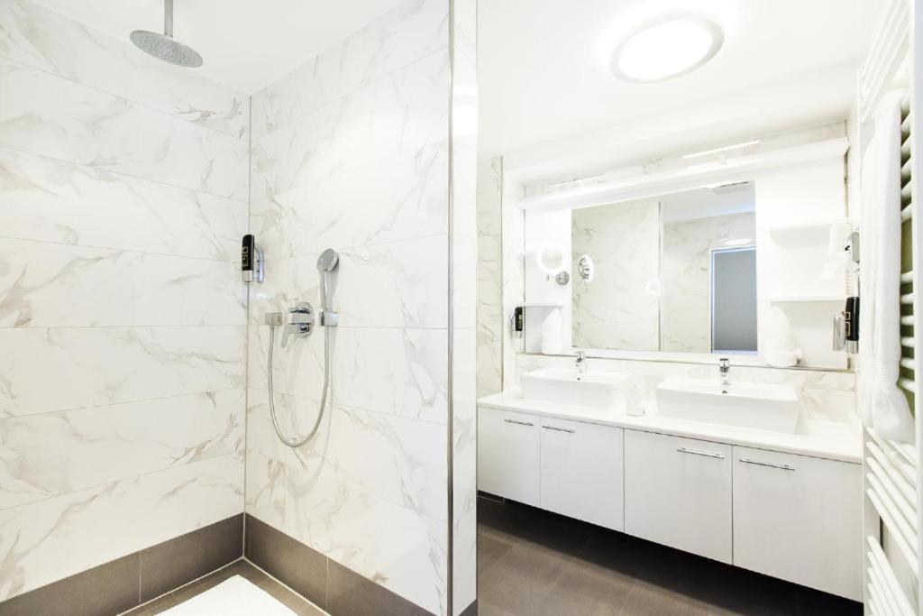 Hotel Am Berliner Platz Langenfeld  Dış mekan fotoğraf